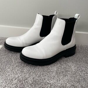Steve Madden Billiee boots white